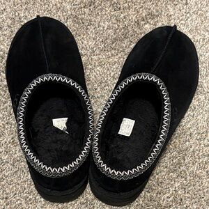 Black Ugg Tasman women’s size 10